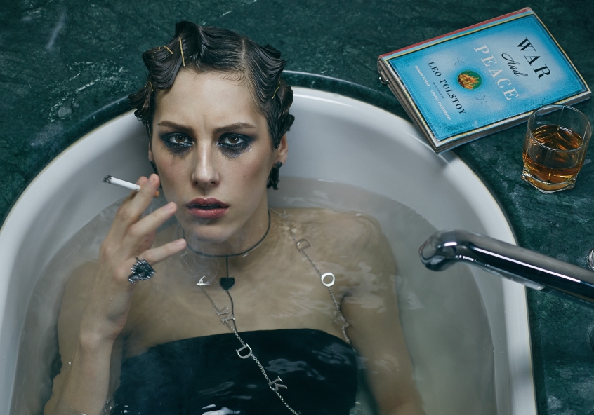 846x592, 335 Kb / сигарета, ванна, смеситель, тени, ирина горбачёва