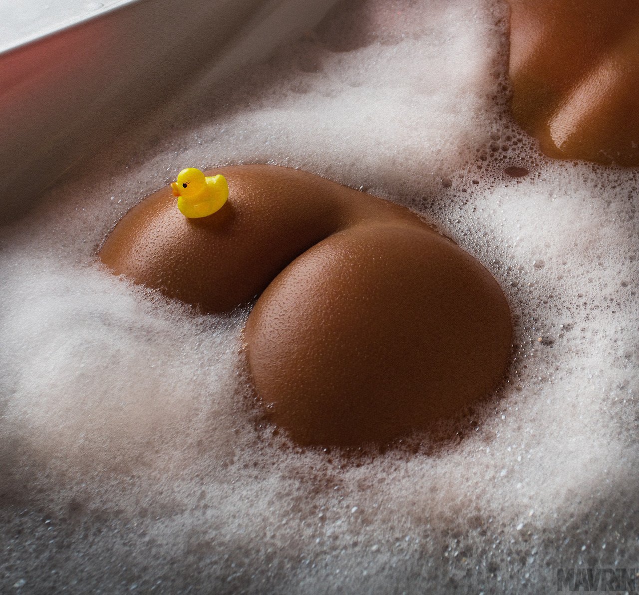 1280x1192, 376 Kb / уточка, попа, маврин, пена