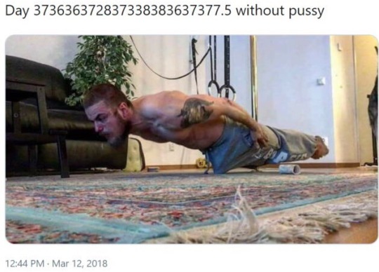 540x388, 52 Kb / Тату, ковёр, кольца, диван, упор лёжа