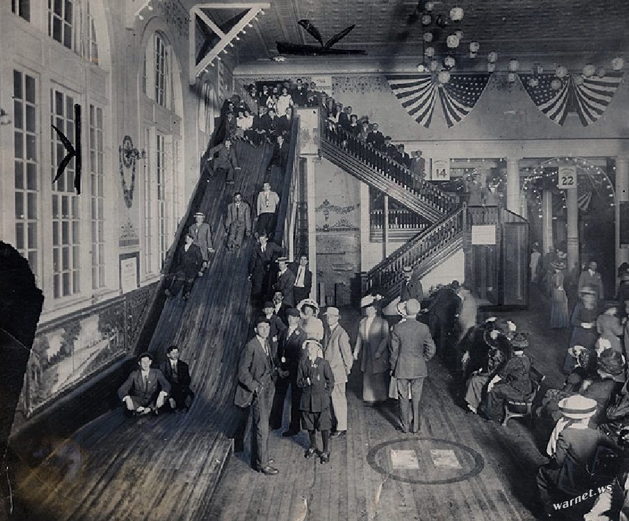 908x752, 181 Kb / горка, ч/б, флаг, лестница, скамейка, катаются