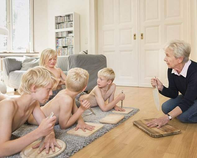 634x508, 38 Kb / нож, пальцы, пацаны, игра