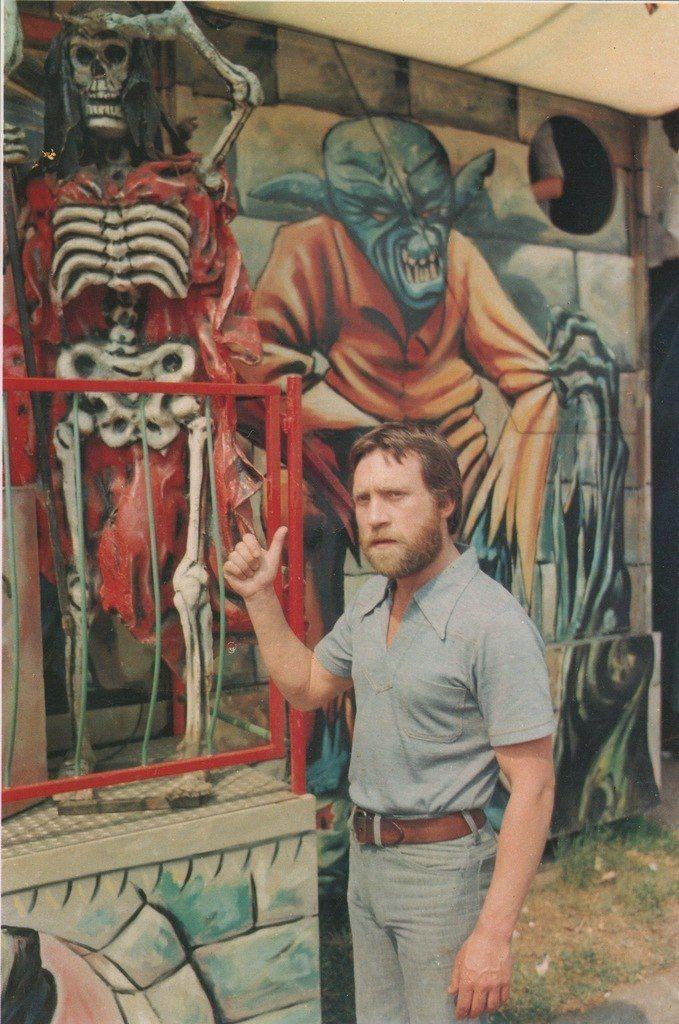 679x1024, 142 Kb / высоцкий, борода, граффити