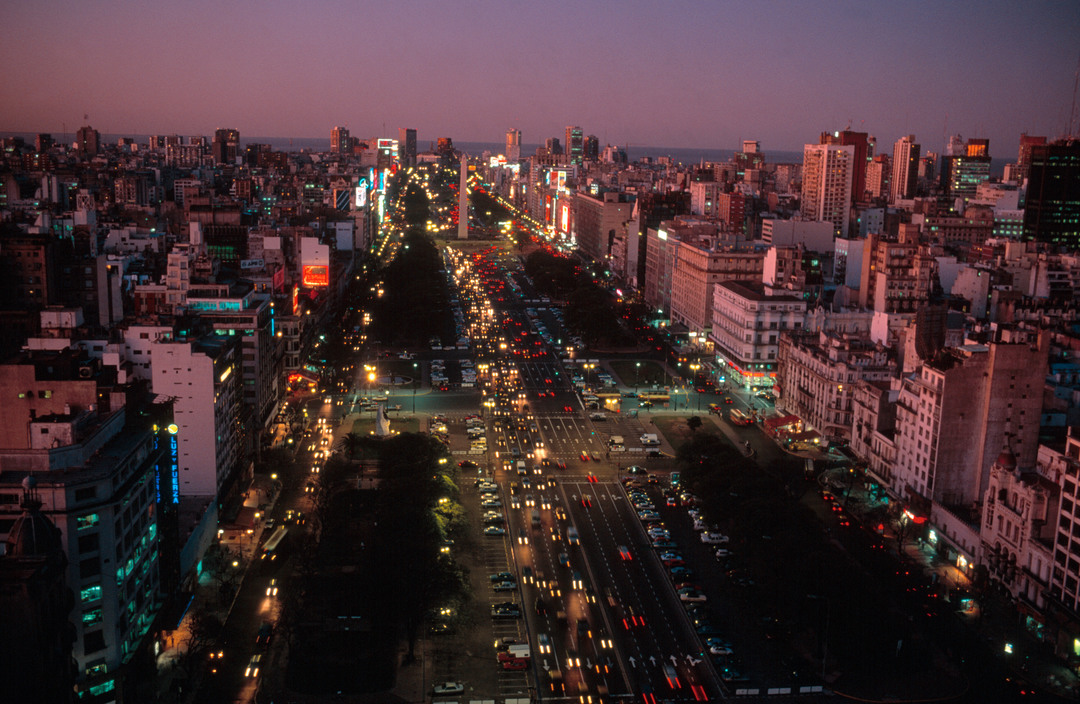 1080x704, 300 Kb / город, машины, дороги, здания, вечер