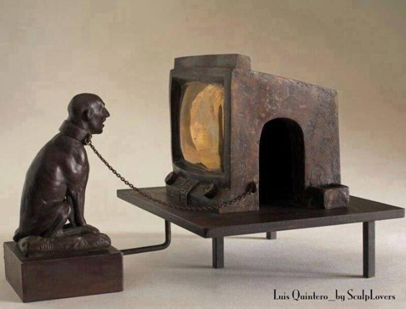 800x608, 48 Kb / зомбоящик, цепь, ошейник, экран