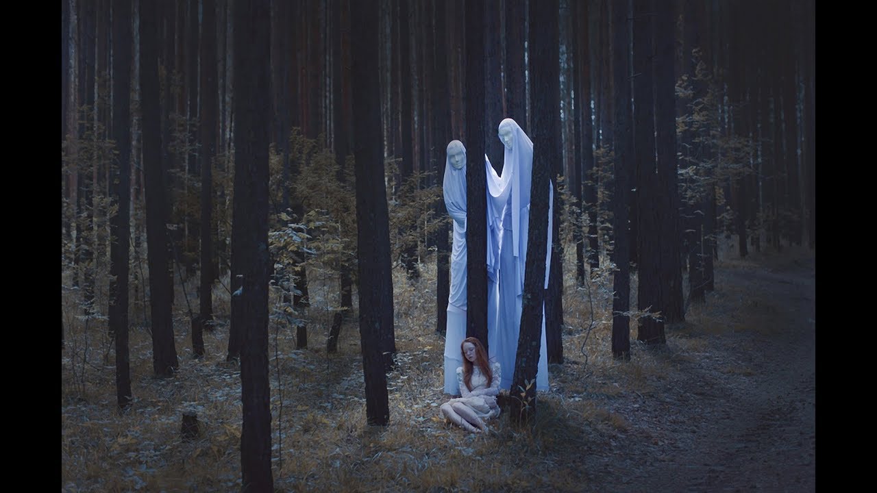 1280x720, 113 Kb / лес, деревья, женщина, призраки