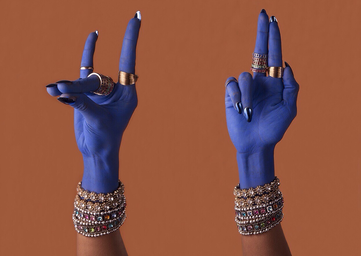 1246x886, 140 Kb / руки, кольца, бижутерия, колье, анубис