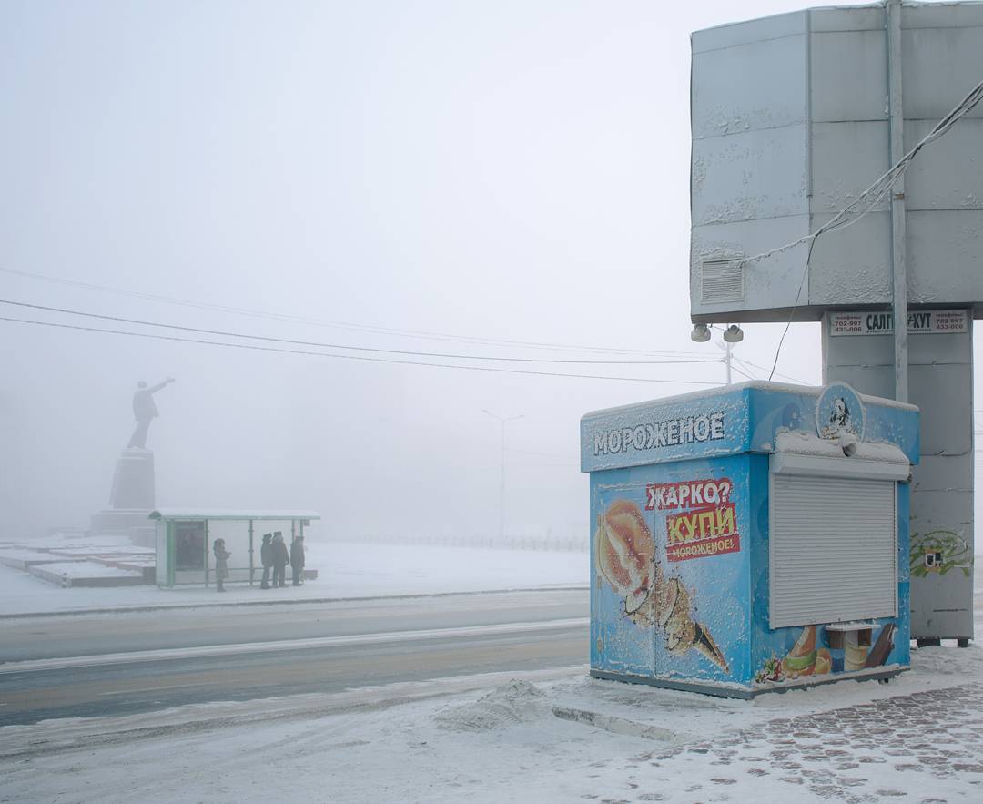 1080x883, 66 Kb / мороженое, киоск, снег, зима, остановка, ленин