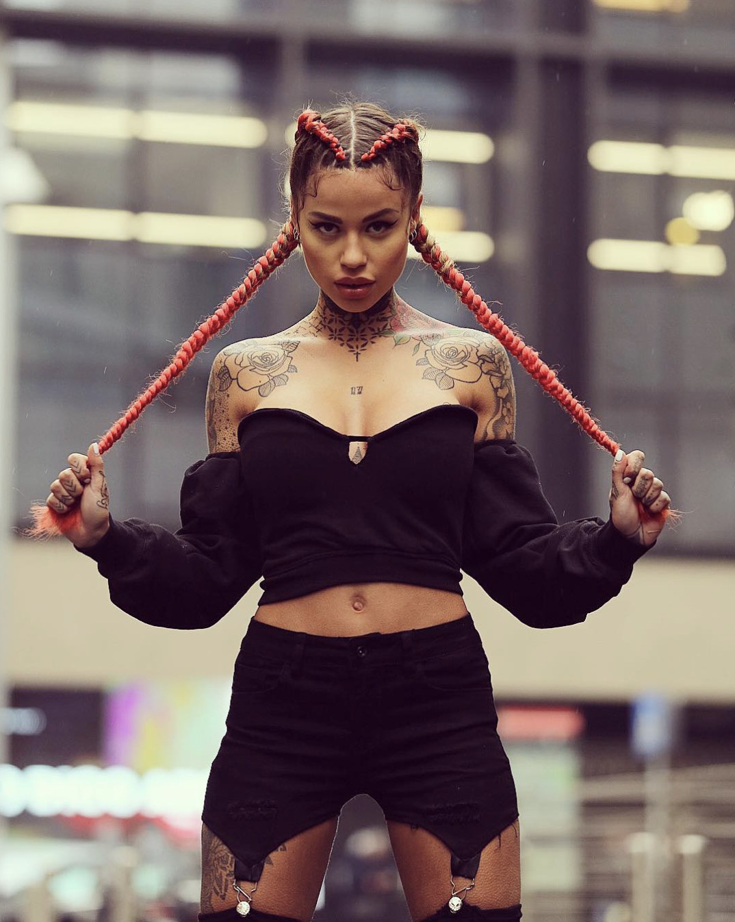 1074x1346, 260 Kb / тату, косички, розы, рыжая, подвязка, чулки