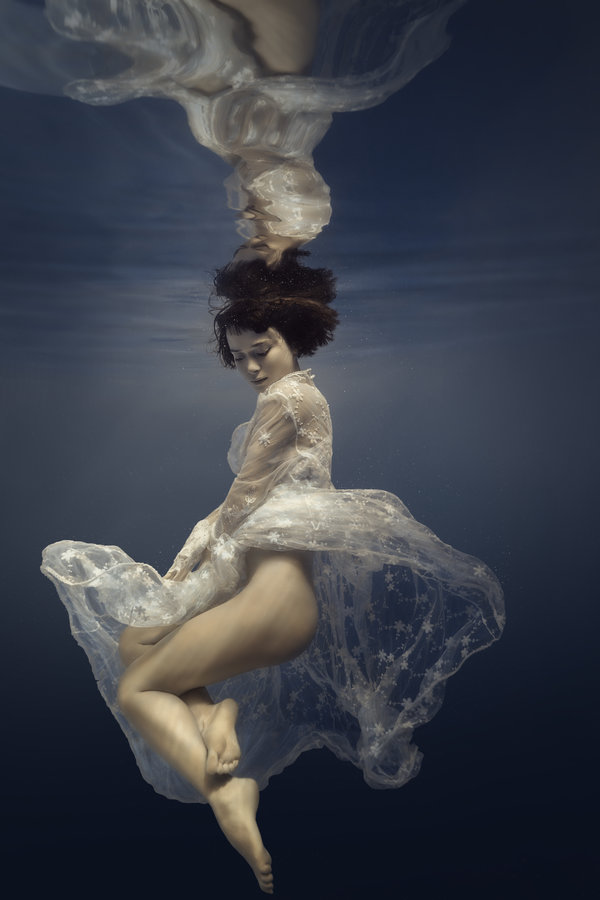 600x900, 58 Kb / вода, ткань, платье, Полина Князева, fly10