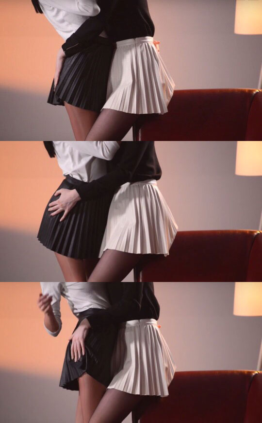 540x870, 57 Kb / юбка, рубашка, объятия, гофра, попа, чёрное, белое