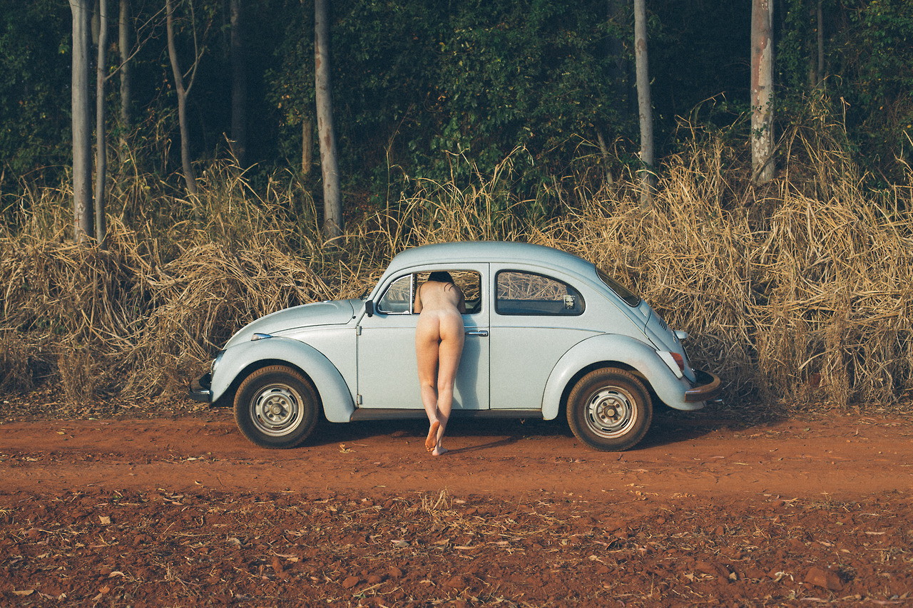 1280x853, 593 Kb / голая, попа, ретромобиль, авто