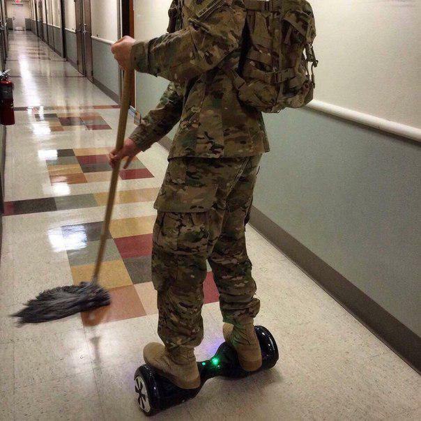 604x604, 73 Kb / гироскутер, солдат, уборка, швабра