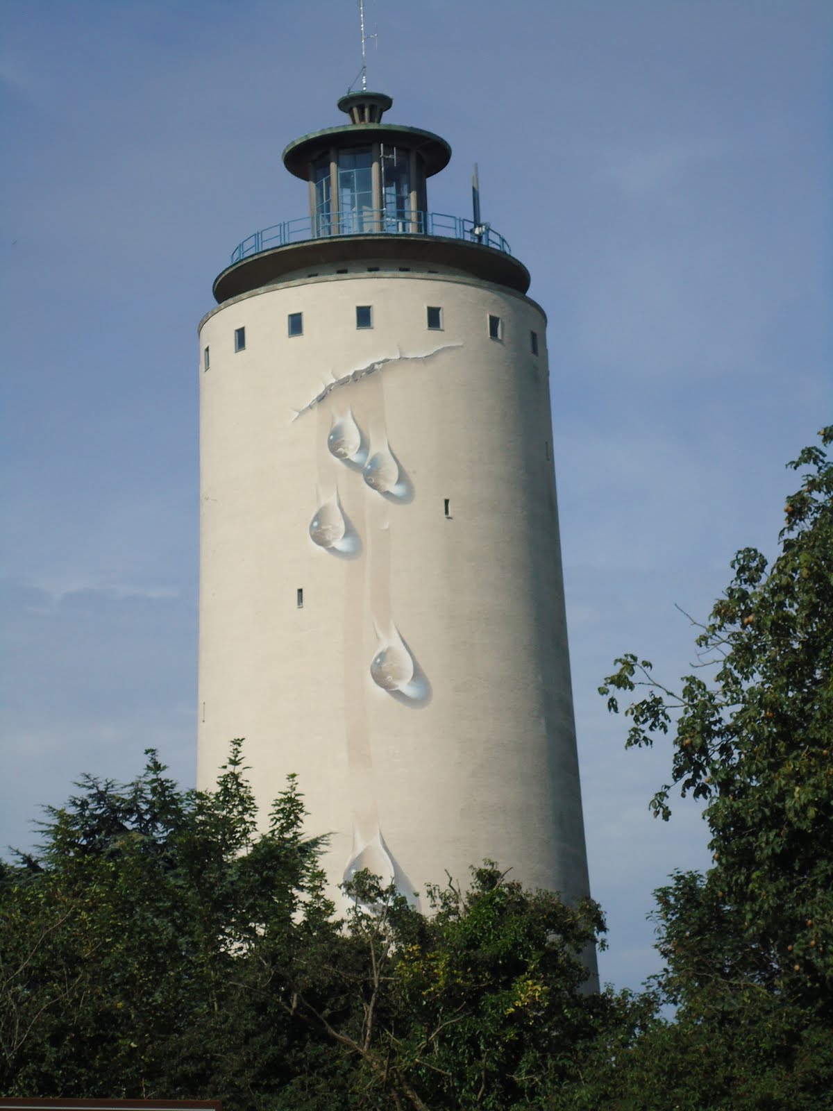 1200x1600, 169 Kb / водонапорная башня, капли, вода, граффити, нидерланды, трещина, маяк