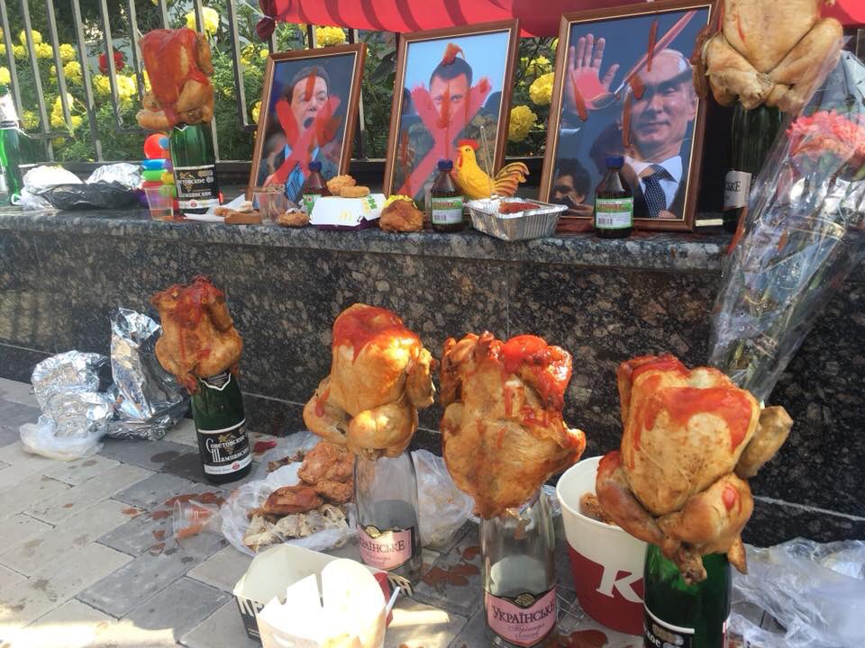 960x720, 136 Kb / дохлый житель ДНР, праздник, захарченко, политота