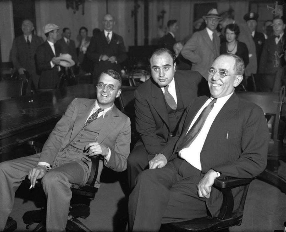 937x758, 79 Kb / ч/б, капоне, чикаго