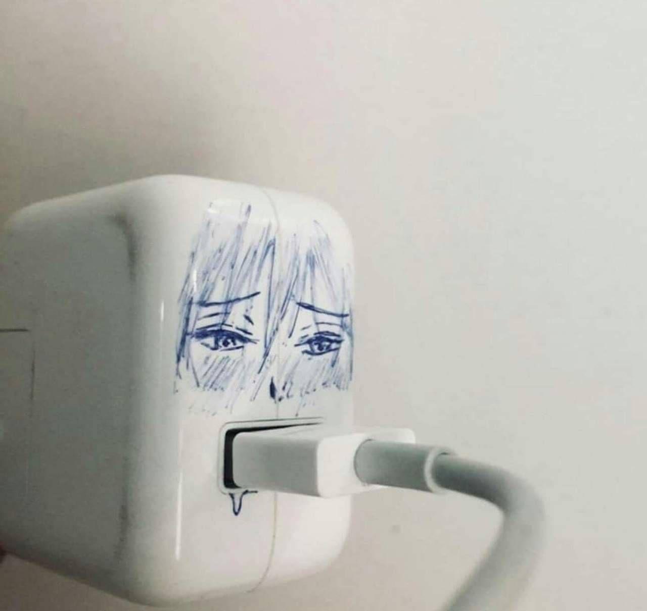 1280x1210, 56 Kb / розетка, лицо, глаза, слюна, шнур, зарядка, юсб, usb