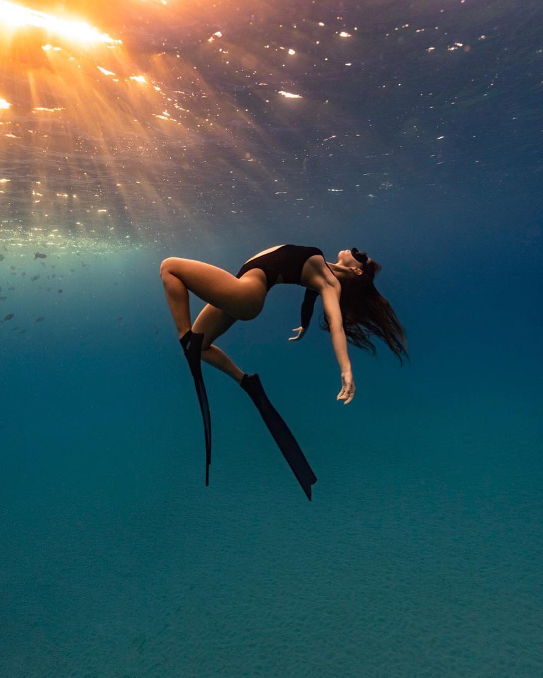 1080x1350, 90 Kb / ласты, дайвер, под водой