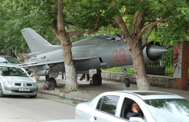 800x517, 71 Kb / МИГ, стоянка, автомобиль, 29