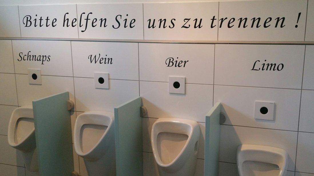 1098x618, 70 Kb / писсуар, туалет, шнапс