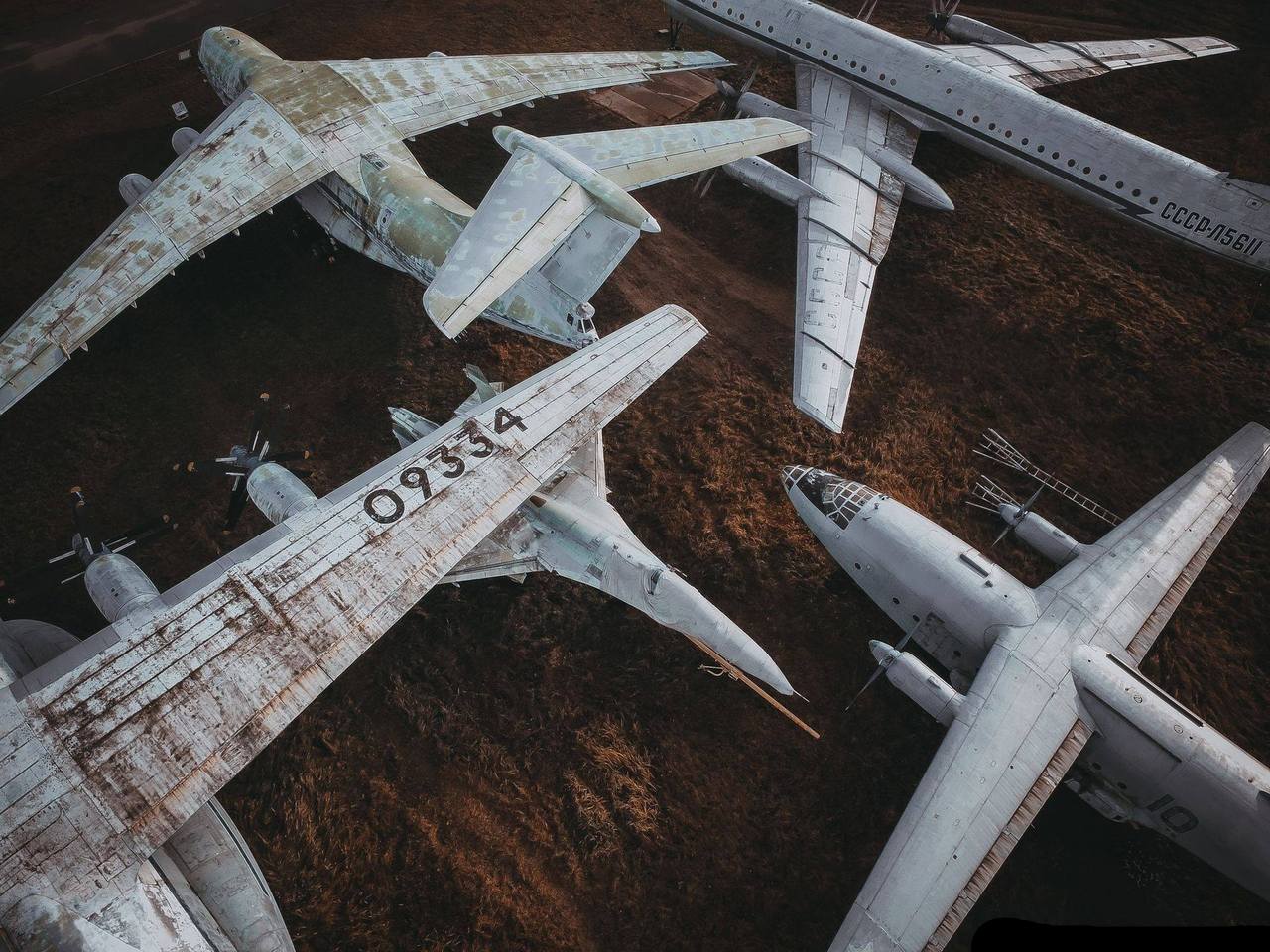 1280x960, 202 Kb / самолеты, кладбище, ссср