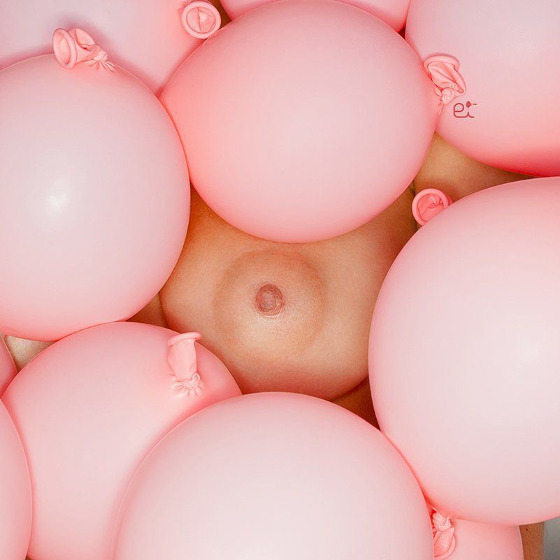 801x801, 45 Kb / шарики, сиська, сосок, розово