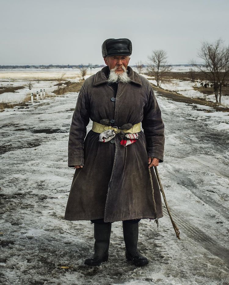 750x936, 139 Kb / казах, борода, зима, тулуп