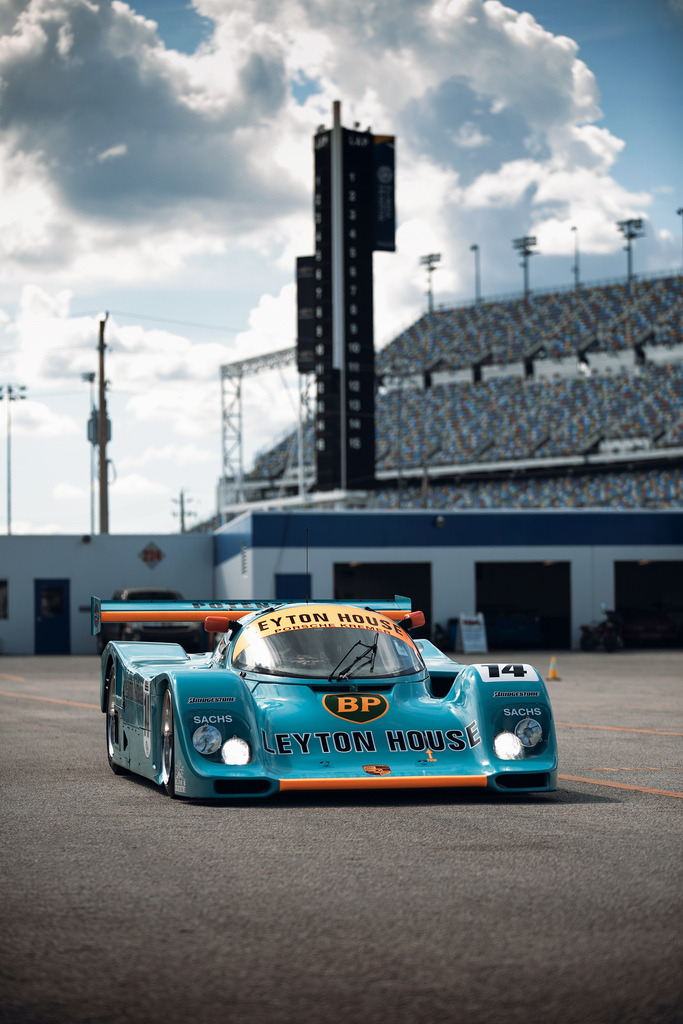 683x1024, 218 Kb / стадион, трасса, гонка, автомобиль, спорткар