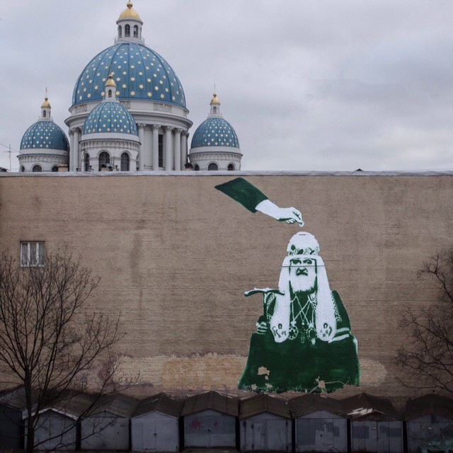 640x640, 100 Kb / церковь, кирилл, патриарх, граффити, копилка