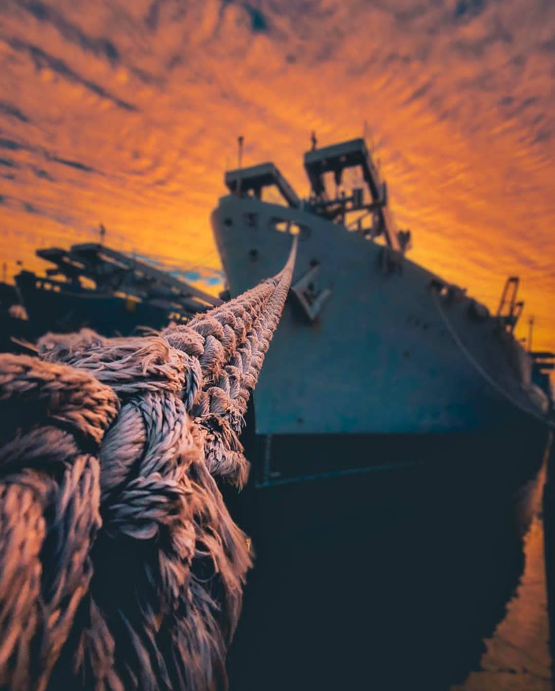 1080x1343, 87 Kb / канат, корабль, порт, швартов