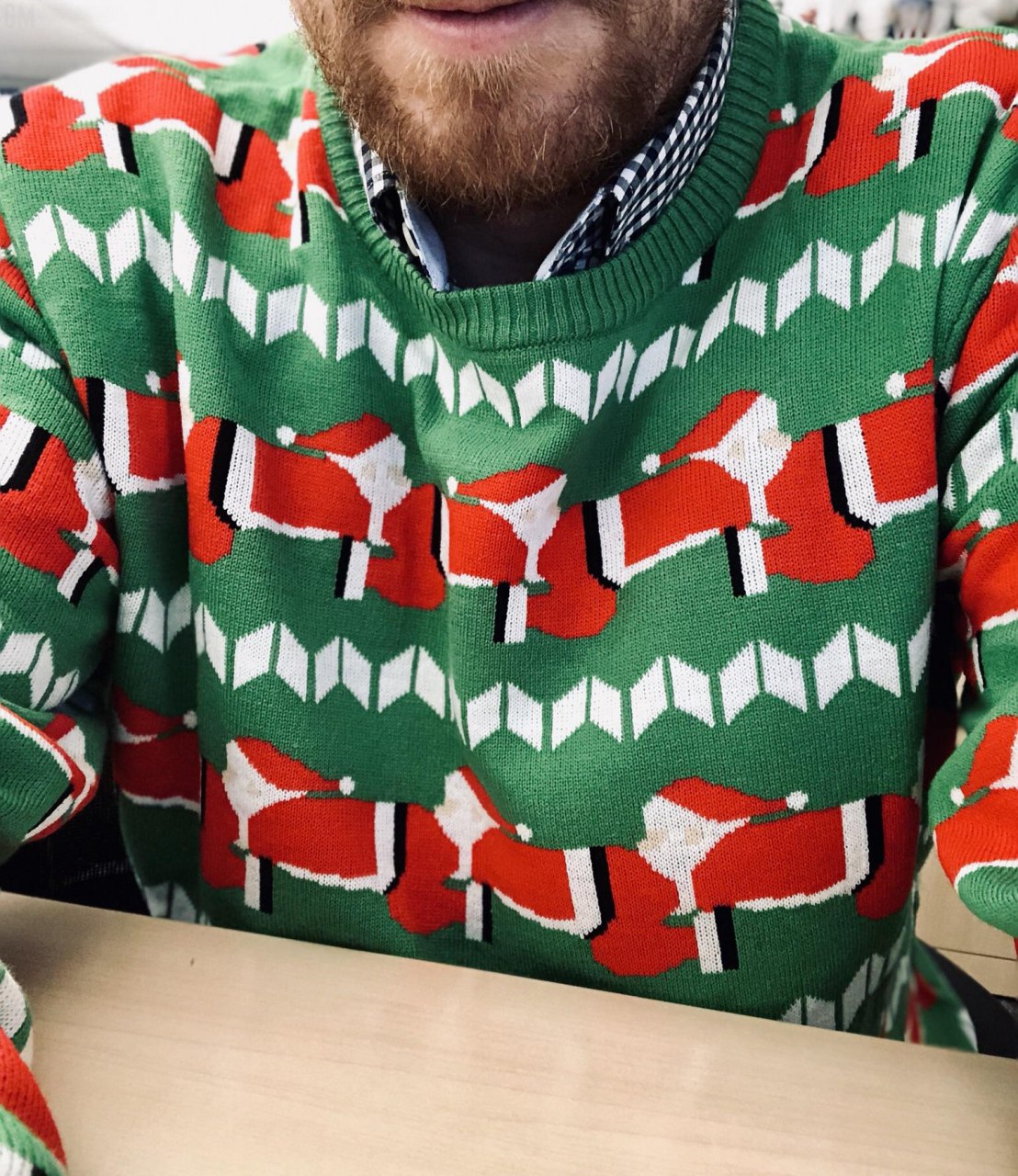 1108x1280, 368 Kb / Свитер, борода, человеческая многоножка