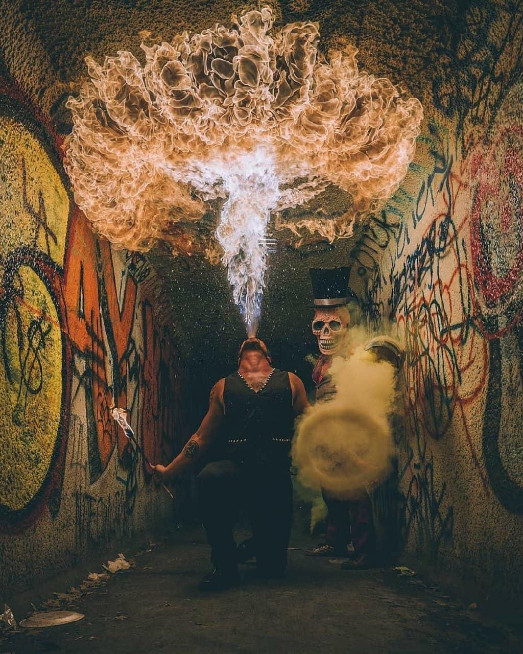 1024x1280, 241 Kb / скелет, череп, цилиндр, факел, огонь