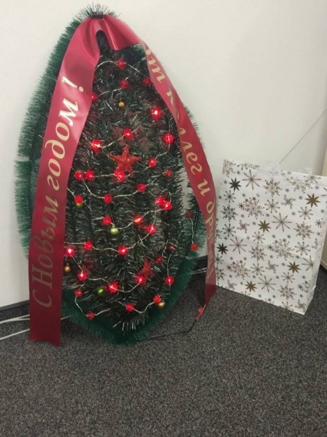 640x854, 133 Kb / Венок, новый год, поздравление