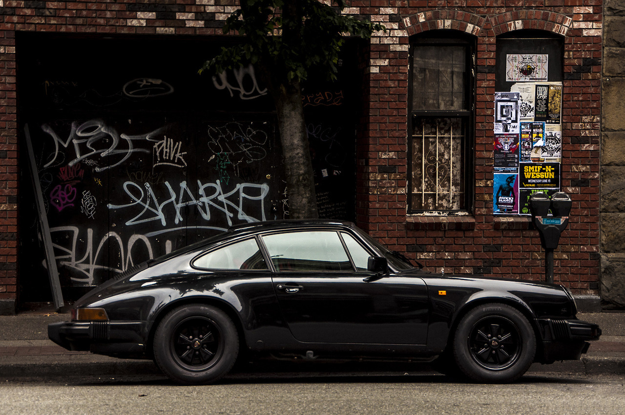 1280x850, 425 Kb / порше, надпись, граффити, дом, стена, кирпич