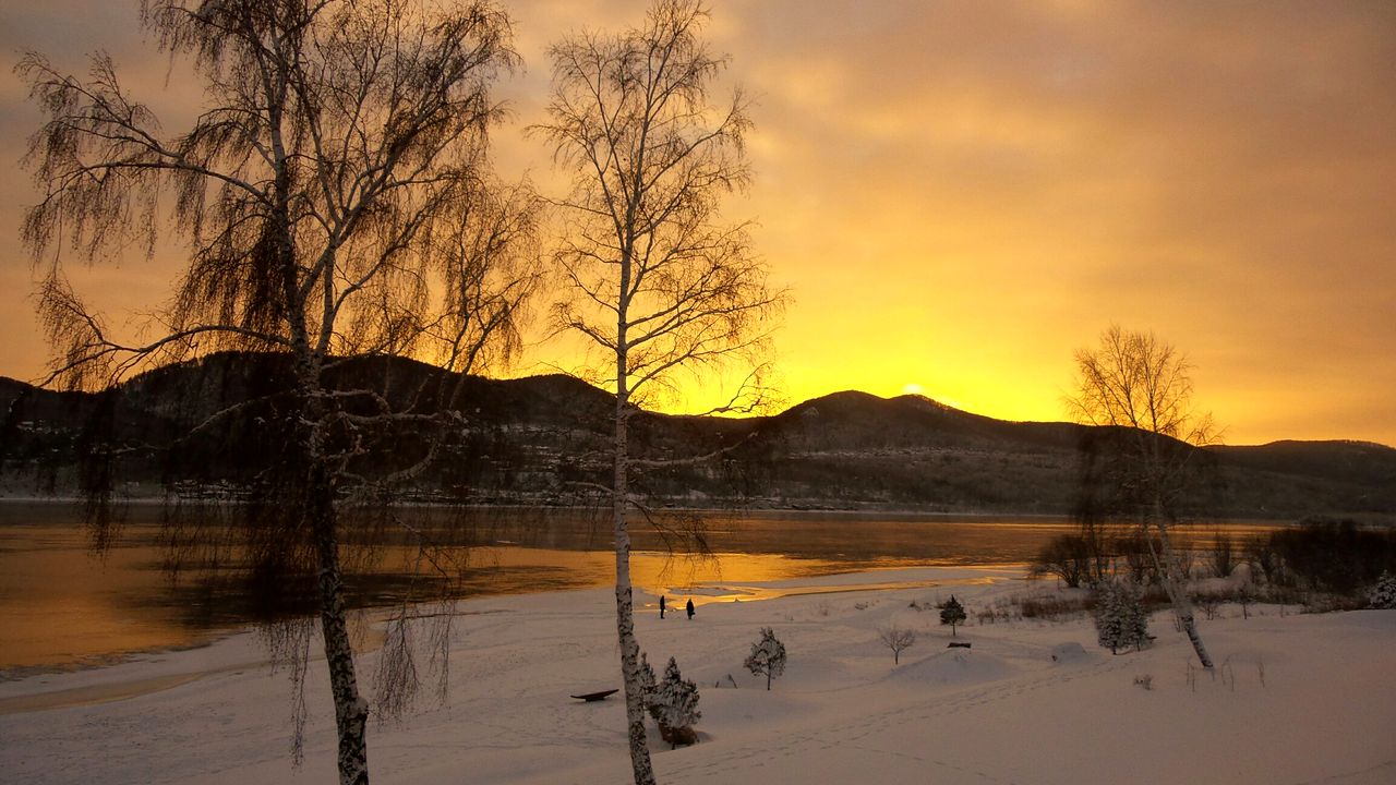 1280x720, 163 Kb / закат, снег, река, деревья, горы