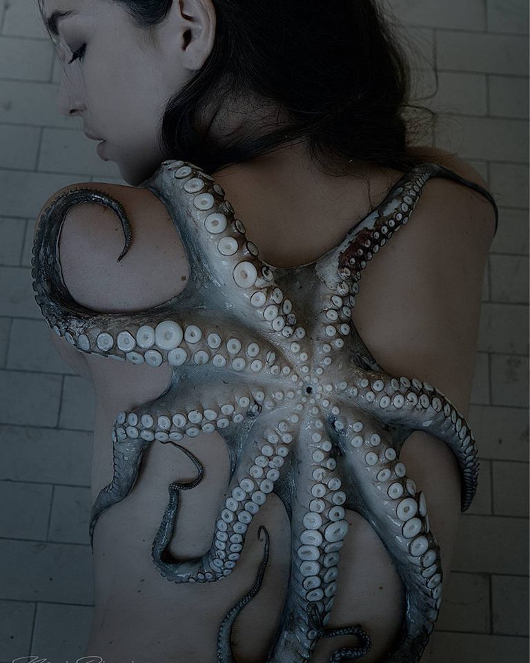 768x960, 107 Kb / осьминог, брюнетка