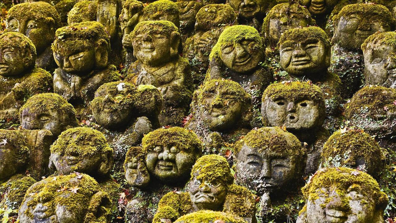 1280x720, 327 Kb / камень, мох, голова, фигуры