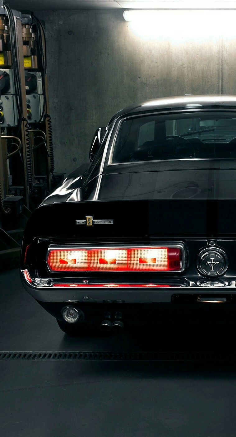 759x1404, 126 Kb / автомобиль, гараж, попа, фонарь,