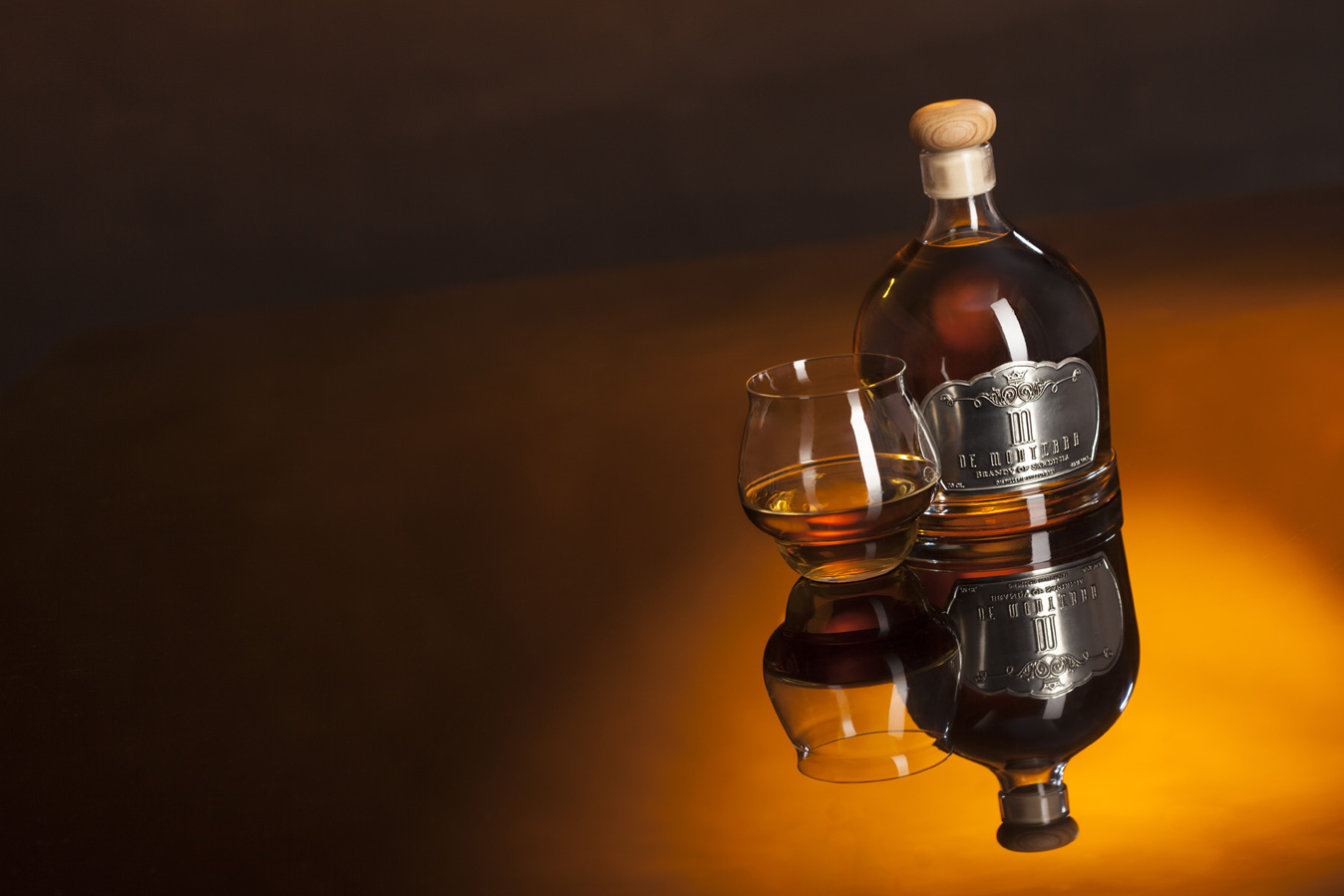 1348x899, 157 Kb / бренди, стакан, бутылка, алкоголь