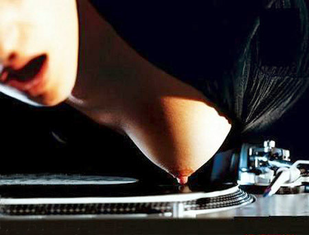 450x343, 53 Kb / грудь, патефон