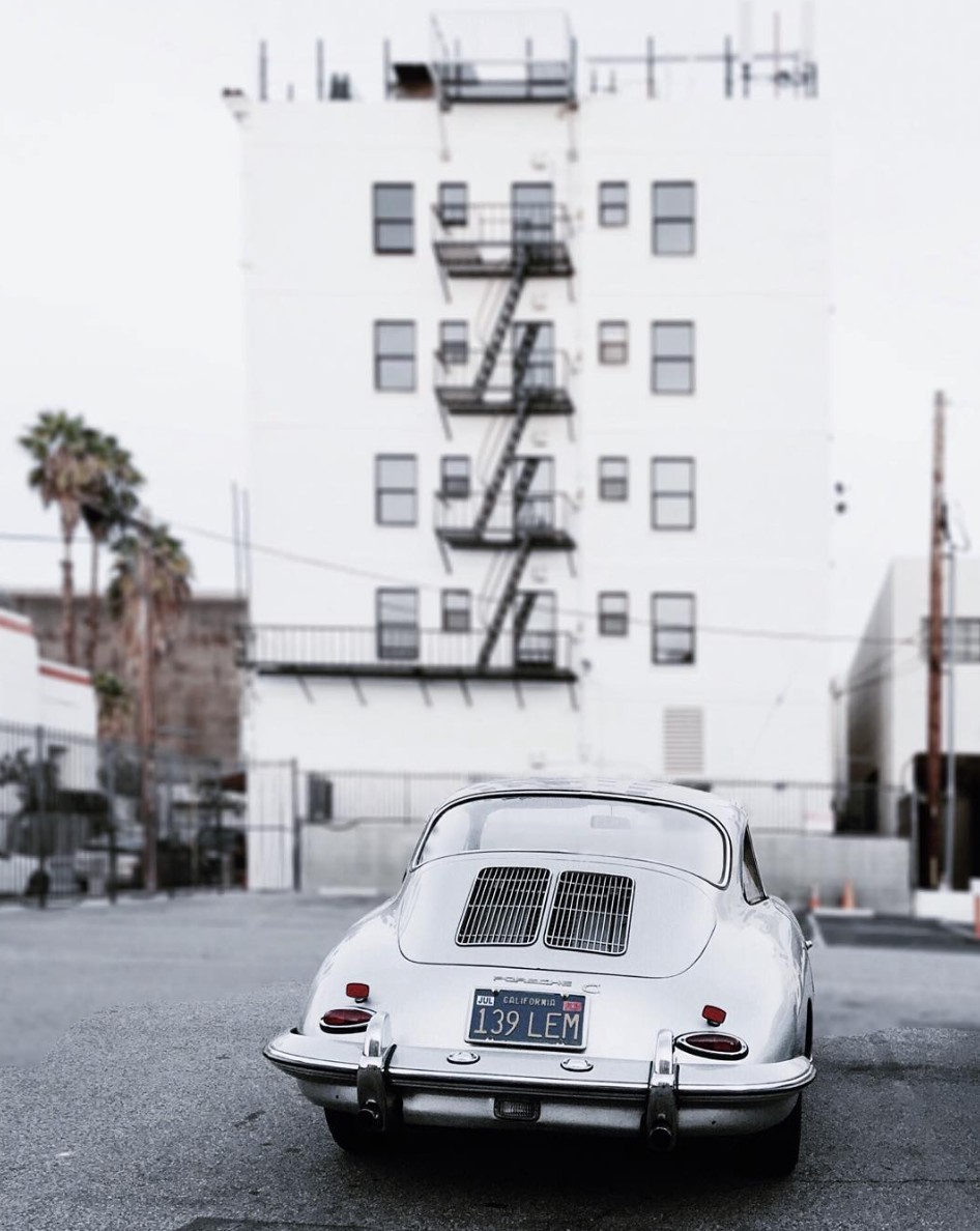 946x1188, 162 Kb / ретро, авто, дом, парковка, лестница