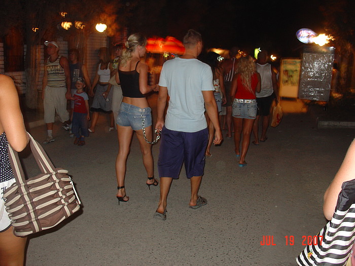 700x525, 108 Kb / прогулка, цепь