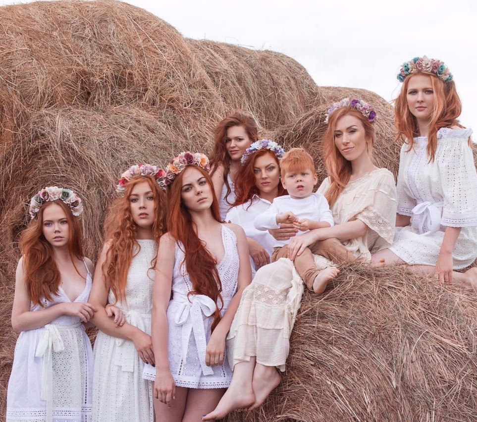 963x852, 260 Kb / рыжие, сено, венок