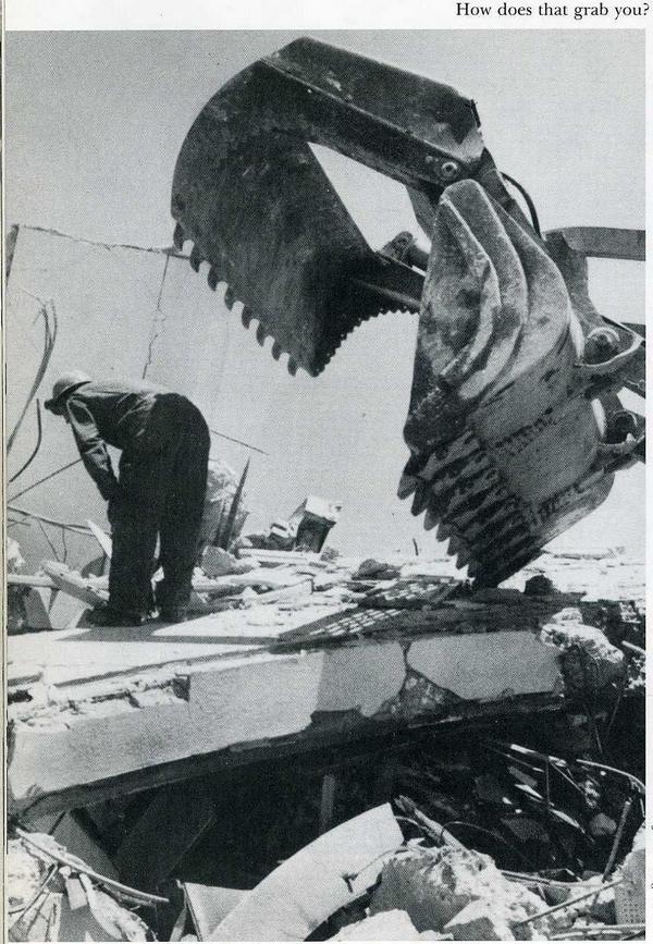 600x867, 112 Kb / Экскаватор, ковш, рабочий, ч/б