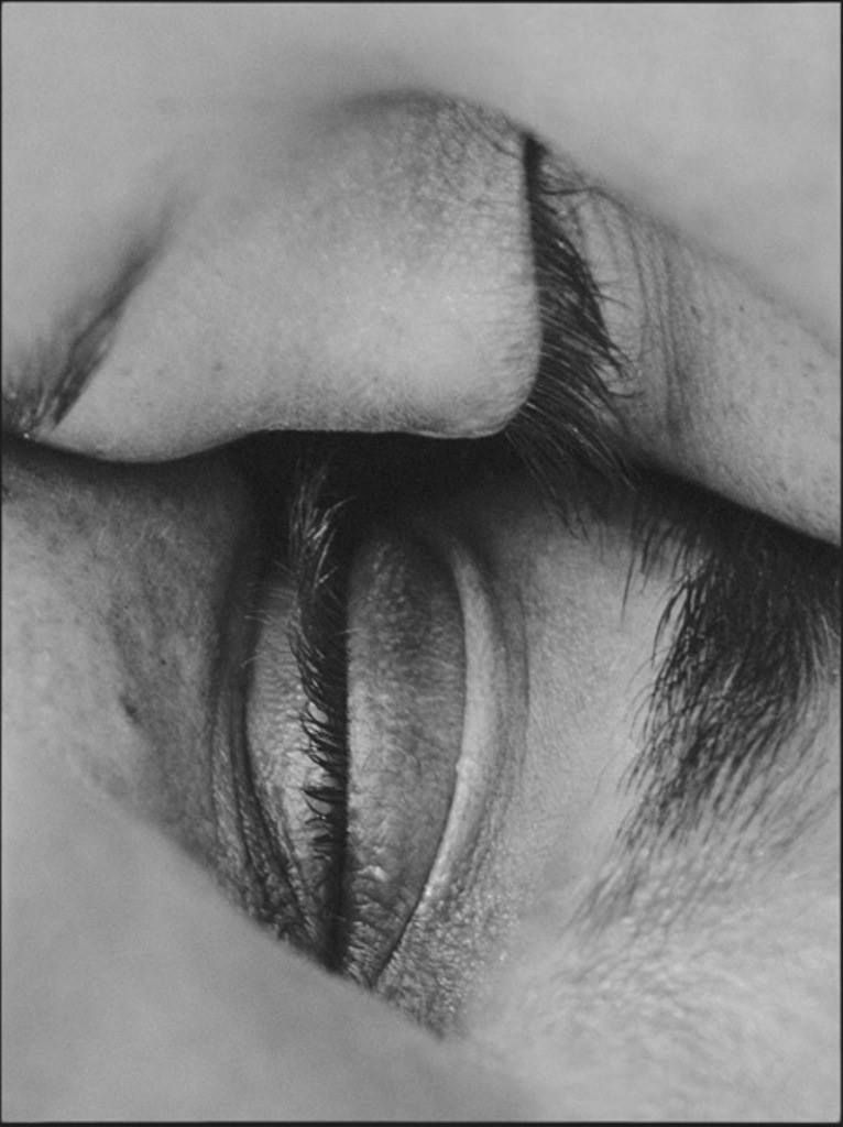 766x1024, 69 Kb / глаза, веки, ч/б