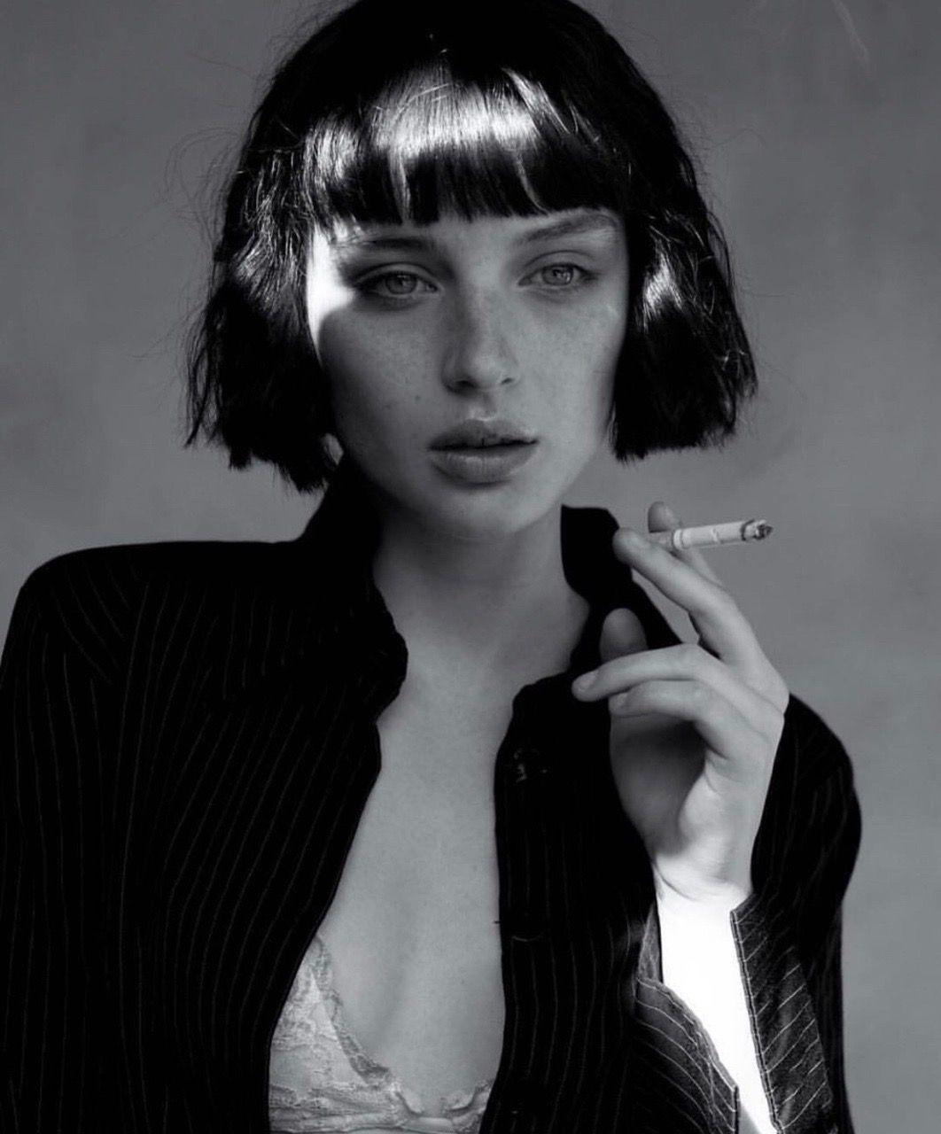 1062x1280, 103 Kb / женщина, сигарета, ч/б