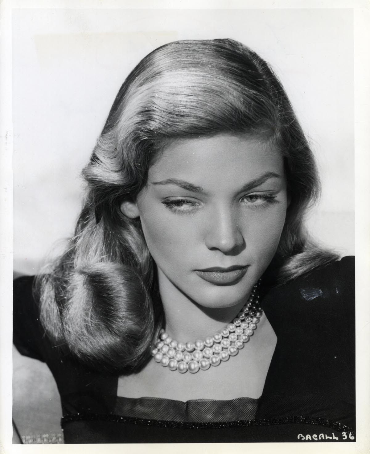 1200x1472, 136 Kb / Lauren Bacall, Лорен Бэколл, ч/б, девушка