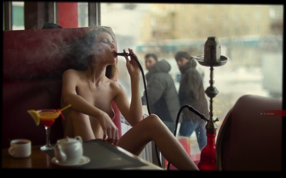 960x596, 92 Kb / коктейль, чайник, кальян, лукас, голая, дым, мужики