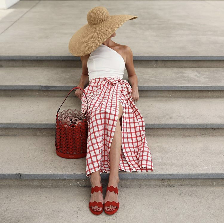 750x748, 455 Kb / ступени, сумка, юбка, клетка, красное, шляпа