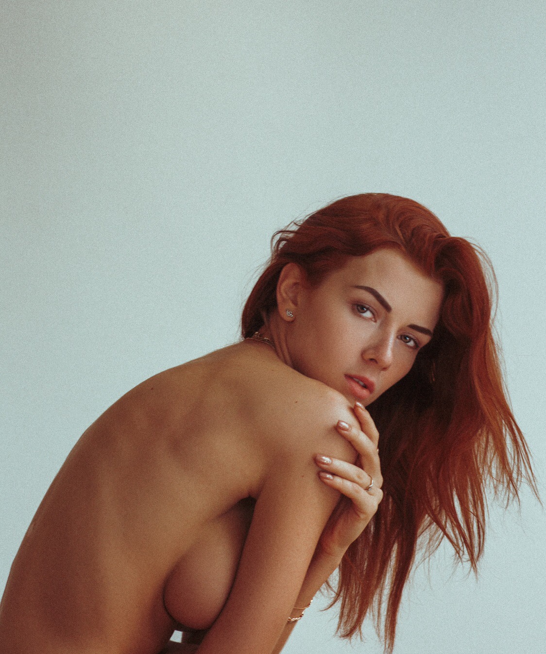 1124x1346, 449 Kb / рыжая, голая, взгляд