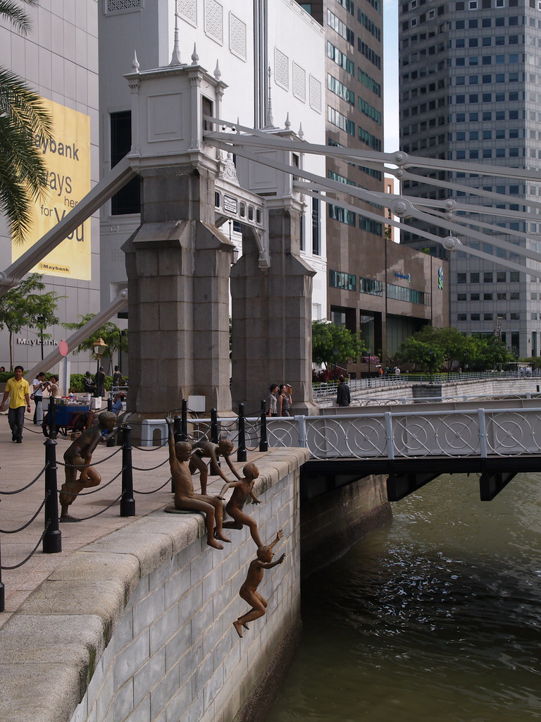 768x1024, 225 Kb / дети, мост, прыжок, скульптура, река